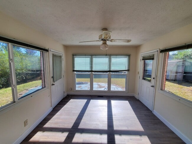 220-224 4 Ply Ln in Fayetteville, NC - Building Photo - Building Photo