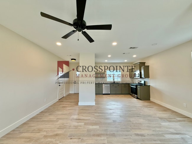17422 Crossing Cir in Lindale, TX - Building Photo - Building Photo