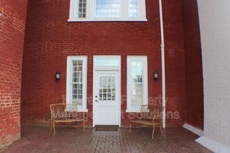 100 W Village Dr in Staunton, VA - Building Photo - Building Photo