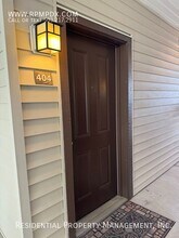 11830 NW Holly Springs Ln in Portland, OR - Building Photo - Building Photo