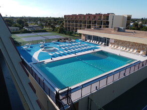 1429 N Atlantic Ave in Daytona Beach, FL - Building Photo - Building Photo