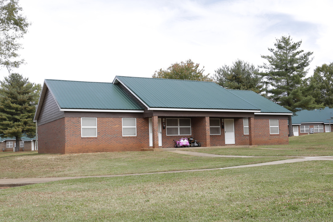 Colonial Heights in Gaffney, SC - Building Photo