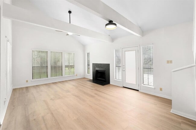6507 Cat Creek Trail in Austin, TX - Building Photo - Building Photo