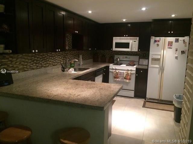 6421 SW 116th Ct-Unit -C in Miami, FL - Building Photo