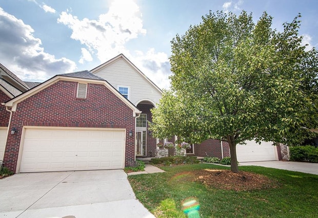 property at 2090 Preserve Cir W