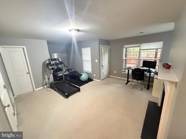43225 Highgrove Terrace in Broadlands, VA - Foto de edificio - Building Photo