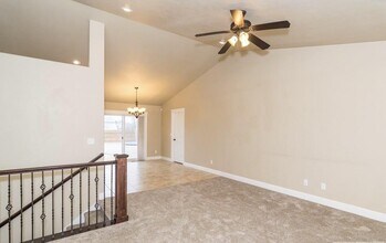 1466 Chesney Ct in Idaho Falls, ID - Foto de edificio - Building Photo