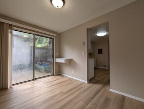 1715 McLean Blvd in Eugene, OR - Building Photo - Building Photo