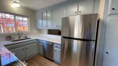 1213 Otis Dr in Alameda, CA - Building Photo - Building Photo