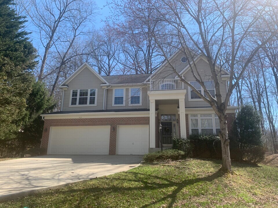 5475 Wooded Way in Columbia, MD - Building Photo