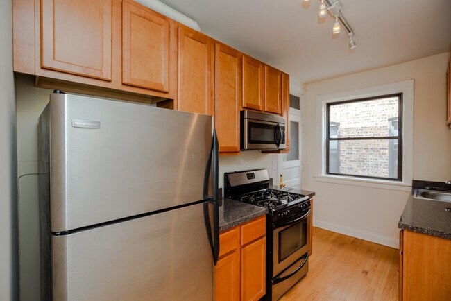 3511 N Racine Ave in Chicago, IL - Building Photo - Building Photo