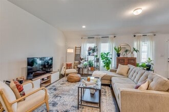 809 S San Marcos St in Manor, TX - Building Photo - Building Photo