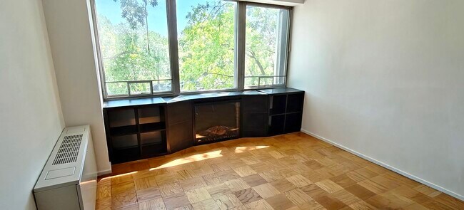 1301 Delaware Ave SW, Unit N314 in Washington, DC - Building Photo - Building Photo