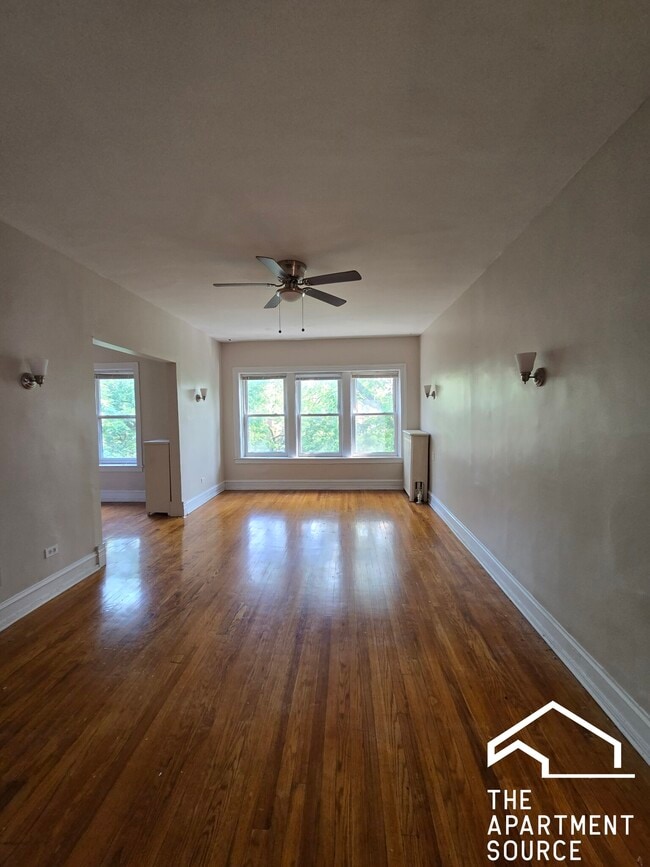 property at 1364 W Estes Ave