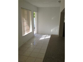 2302 Taylor St in Hollywood, FL - Foto de edificio - Other