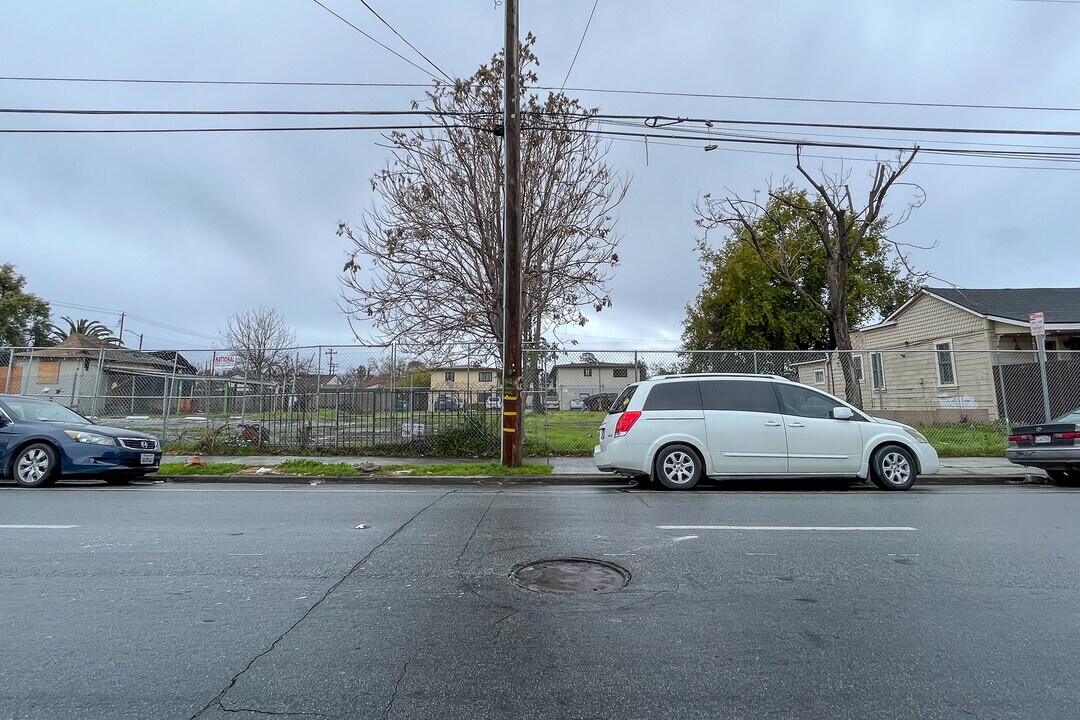 Lupina in San Jose, CA - Building Photo