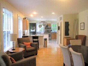 36 Crescent St in Weston, MA - Building Photo - Building Photo