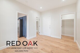 2376 Portland St in Los Angeles, CA - Building Photo