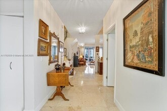 3340 NE 190th St in Miami, FL - Building Photo - Building Photo