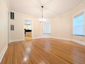 2510 W Ainslie St in Chicago, IL - Building Photo - Building Photo