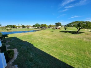 7406 Lake Breeze Dr in Ft. Myers, FL - Building Photo - Building Photo