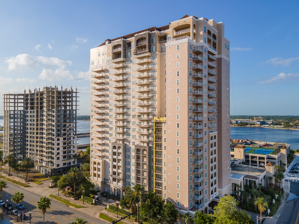 Berkman Plaza Condos in Jacksonville, FL - Building Photo