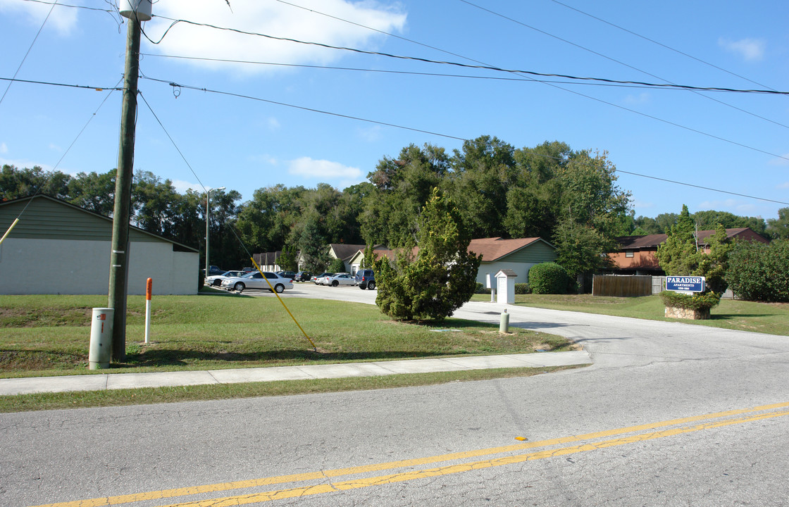 Paradise Apartments in Ocala, FL - Building Photo