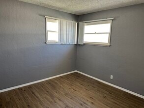 44321 Cedar Ave, Unit 44321 in Lancaster, CA - Building Photo - Building Photo