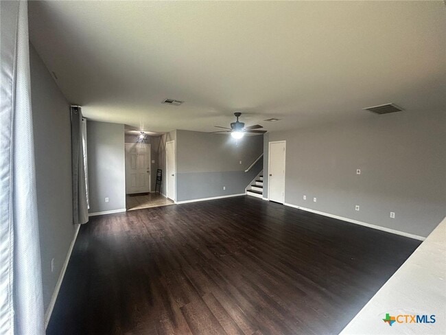 611 Perseus Dr in Killeen, TX - Foto de edificio - Building Photo