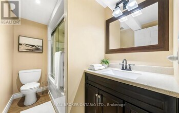 10 Annamaria Dr in Georgina, ON - Building Photo - Building Photo