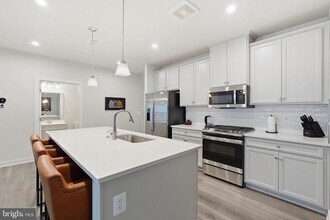 21460 Mount Sterling Ter in Sterling, VA - Building Photo - Building Photo