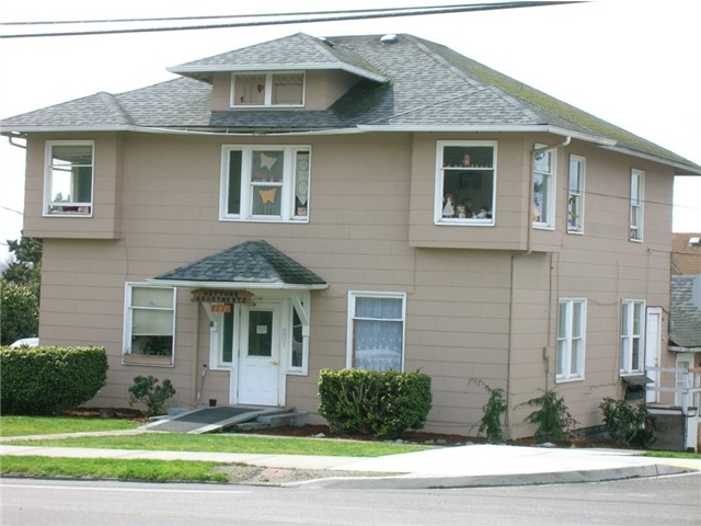 327 N 4th St in Mount Vernon, WA - Building Photo