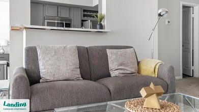 2500 Woodland Park Dr, Unit D303 in Houston, TX - Building Photo - Building Photo