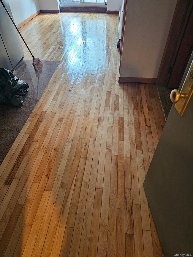 43-22 Robinson St in Queens, NY - Building Photo - Building Photo