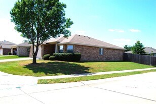 1415 Aztec Tr in Krum, TX - Building Photo