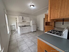 64 Wade St in Bridgeport, CT - Building Photo - Building Photo