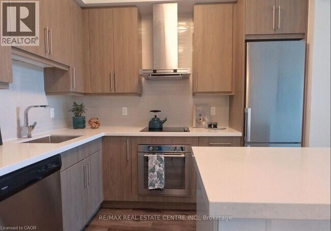 property at 2087 Fairview St