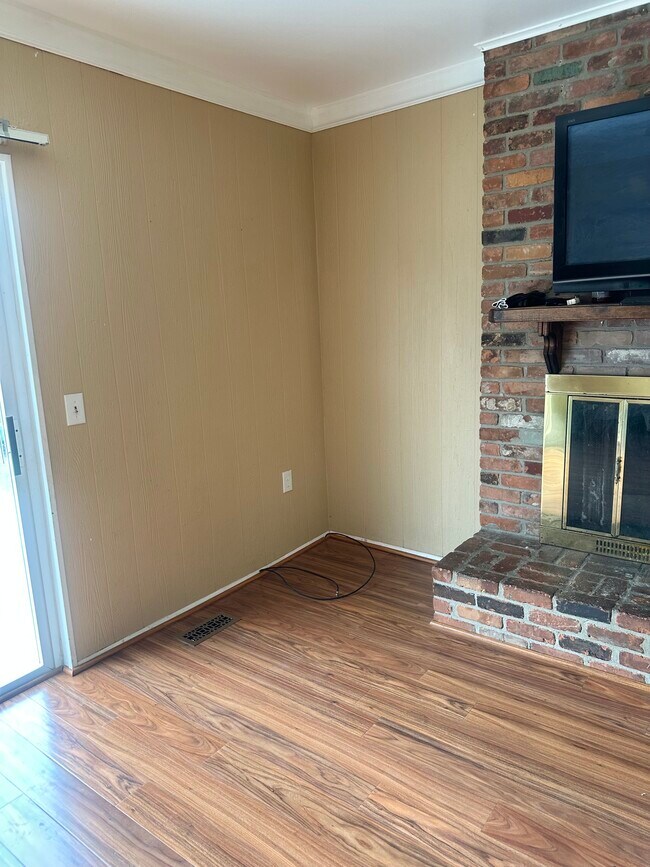 29148 W Nottingham Cir in Warren, MI - Building Photo - Building Photo