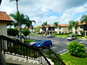 7094 Golf Colony Ct in Greenacres, FL - Building Photo - Building Photo