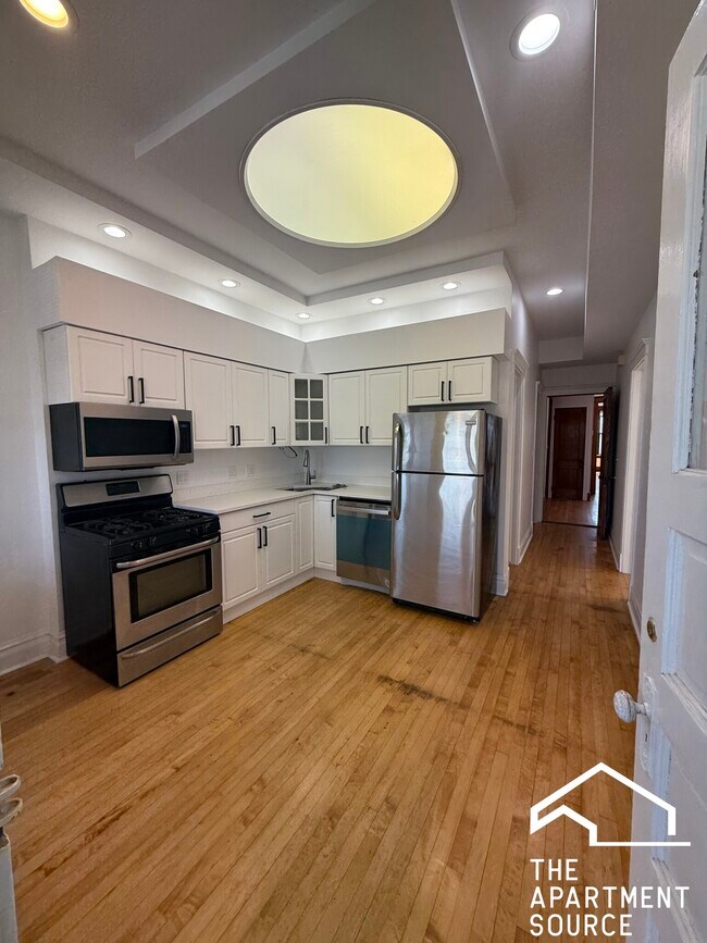 5046 N Clark St, Unit 3