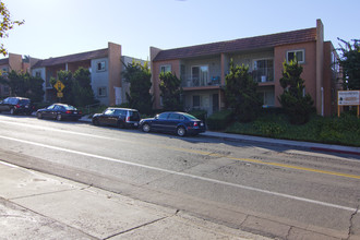 Mesa Villas Apartments in San Diego, CA - Building Photo - Building Photo