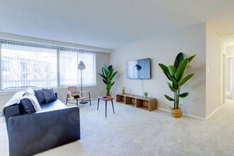 1600 S Eads St in Arlington, VA - Building Photo - Building Photo