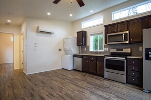 1846 SE Harold St in Portland, OR - Building Photo