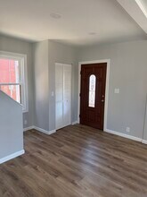 301 Holland St in Erie, PA - Foto de edificio - Building Photo