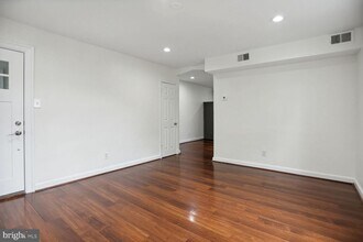 2828 Buena Vista Terrace SE-Unit -3 in Washington, DC - Building Photo - Building Photo