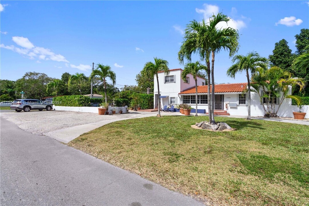 1105 NE 119th St in Biscayne Park, FL - Building Photo