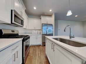 1013 NE 11th Way in Battle Ground, WA - Foto de edificio - Building Photo