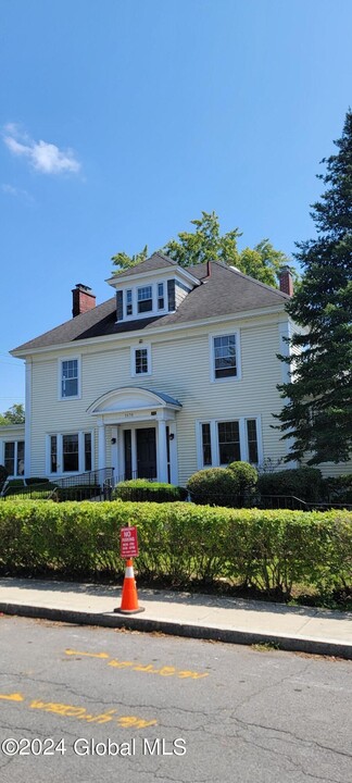 1570 Union St in Schenectady, NY - Building Photo