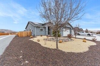 1263 Avian Dr in Sparks, NV - Building Photo - Building Photo