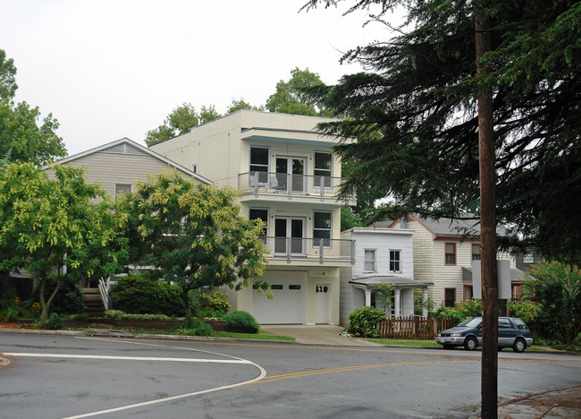 610 George St in Fredericksburg, VA - Foto de edificio - Building Photo